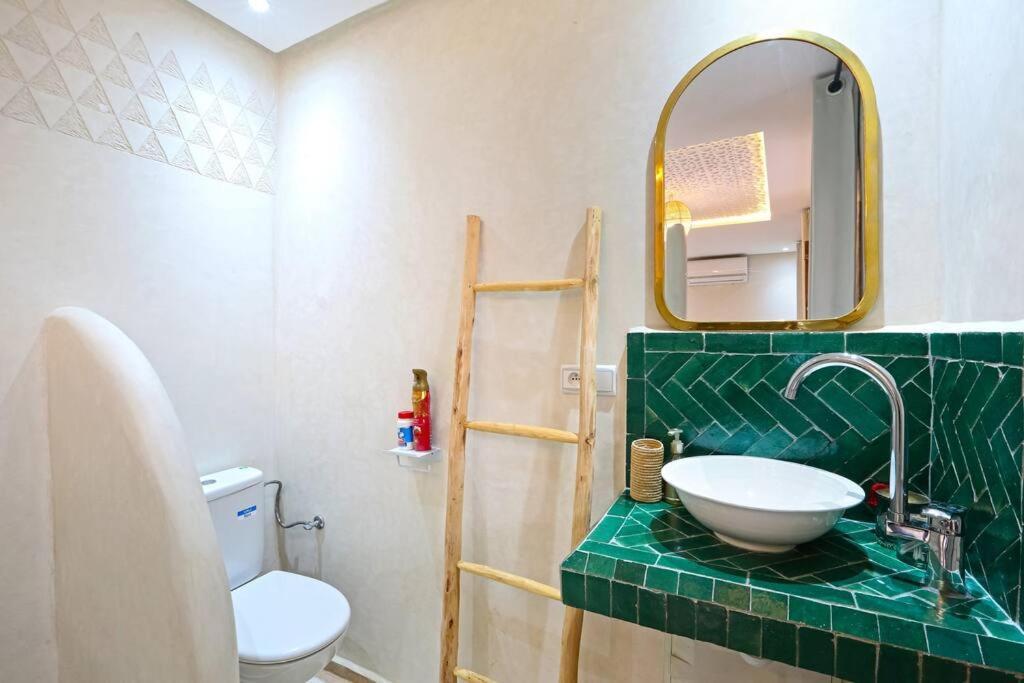 Riad El Khir En Centre Ville Rooftop Et Bassin Marrákes Kültér fotó