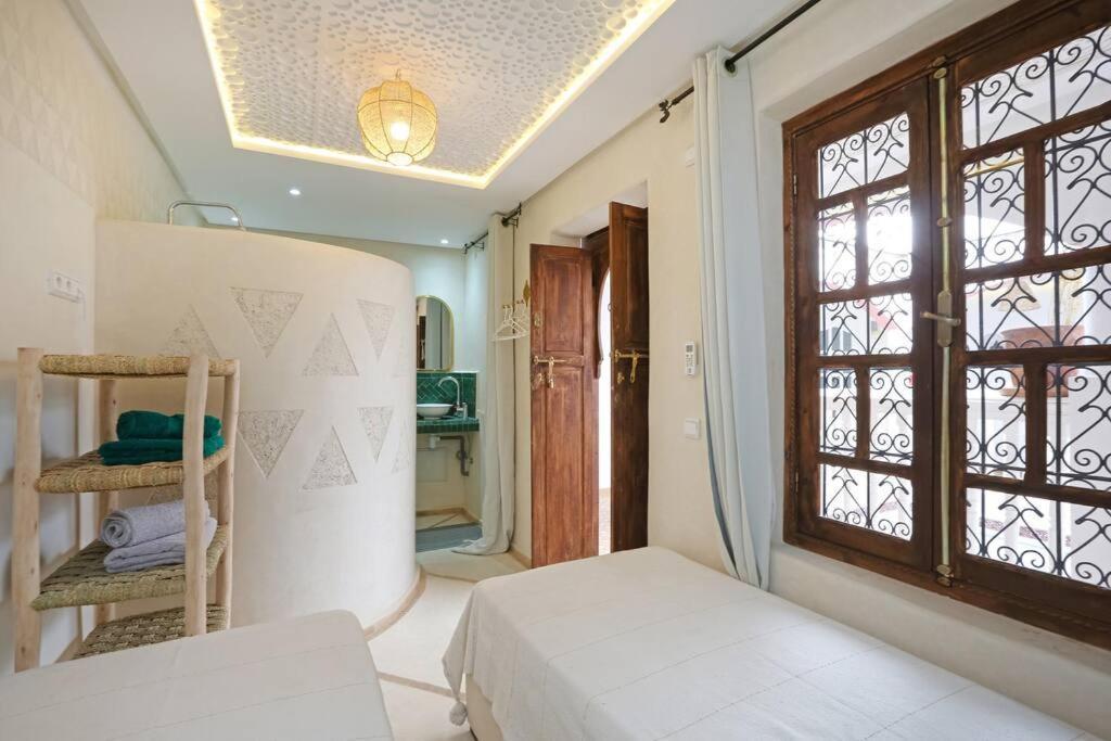 Riad El Khir En Centre Ville Rooftop Et Bassin Marrákes Kültér fotó
